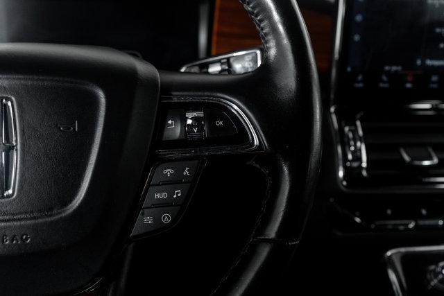 Photo of 2022 Infinite Black Metallic Clearcoat Lincoln Navigator
