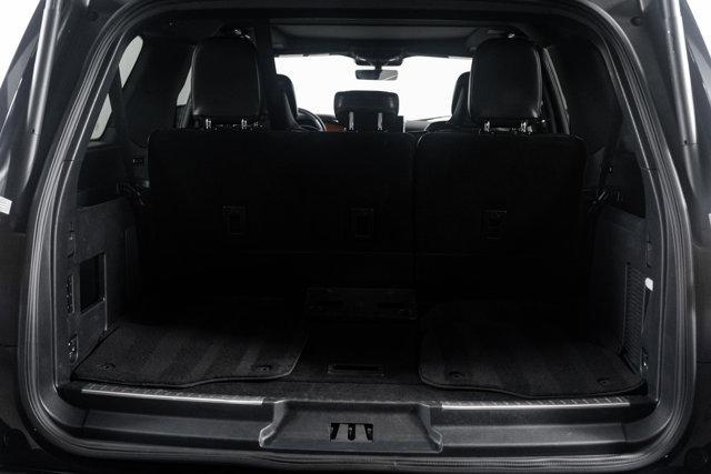 Photo of 2022 Infinite Black Metallic Clearcoat Lincoln Navigator
