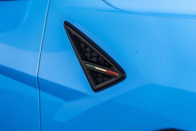 Photo of 2024 Blue Lamborghini Urus