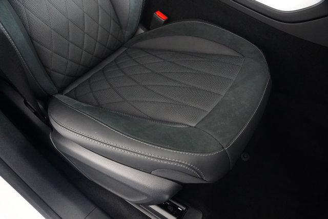 Photo of 2025 Polar White Mercedes-Benz AMG GLE 63