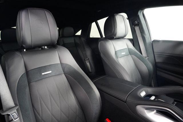 Photo of 2025 Polar White Mercedes-Benz AMG GLE 63