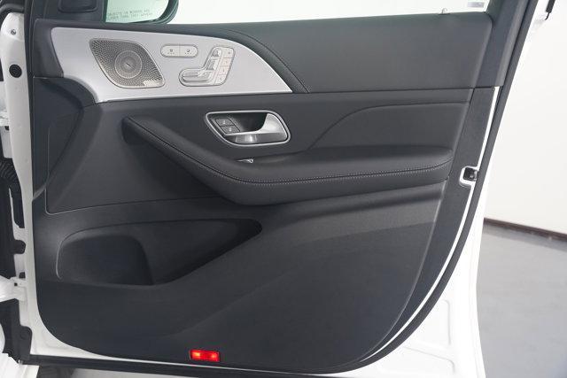Photo of 2025 Polar White Mercedes-Benz AMG GLE 63