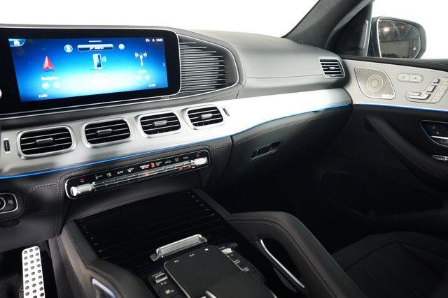 Photo of 2025 Polar White Mercedes-Benz AMG GLE 63