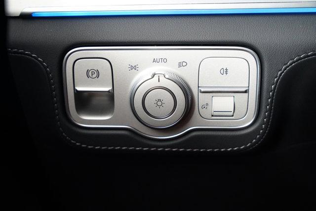 Photo of 2025 Polar White Mercedes-Benz AMG GLE 63
