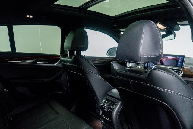 Photo of 2025 Black BMW X4