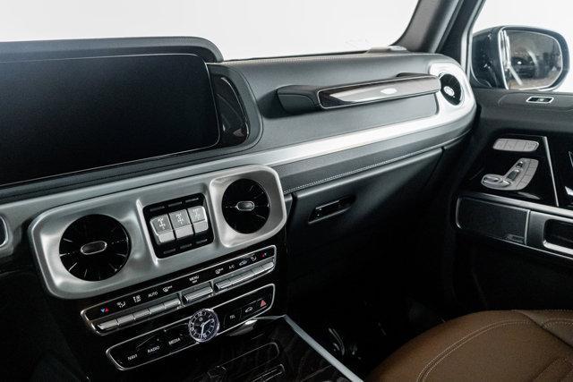 Photo of 2022 Black Mercedes-Benz G-Class