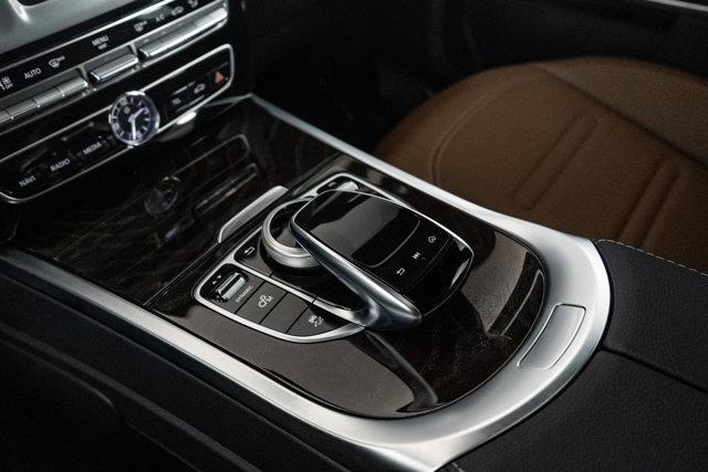 Photo of 2022 Black Mercedes-Benz G-Class