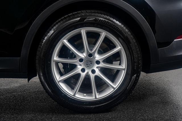 Photo of 2024 Black Porsche Cayenne