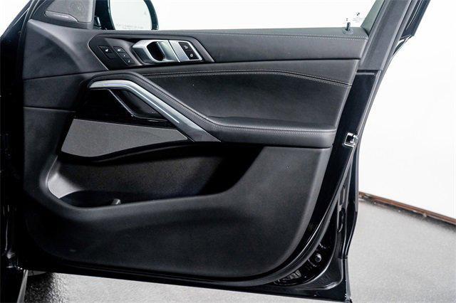 Photo of 2024 Black Sapphire Metallic BMW X6