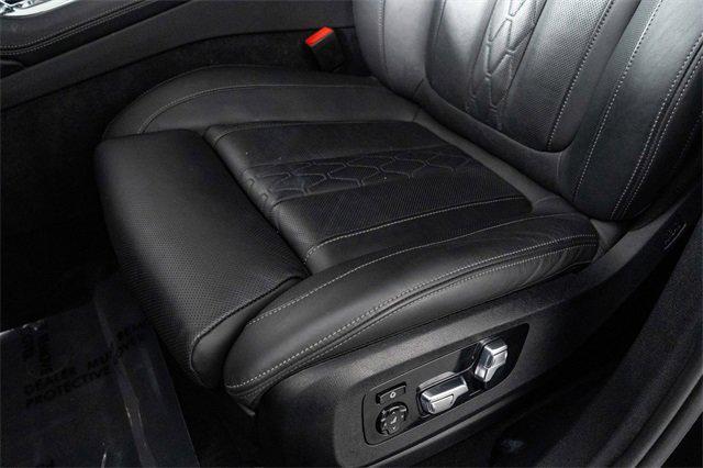 Photo of 2024 Black Sapphire Metallic BMW X6