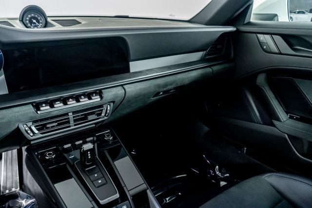 Photo of 2023 White Porsche 911