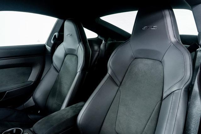 Photo of 2023 White Porsche 911
