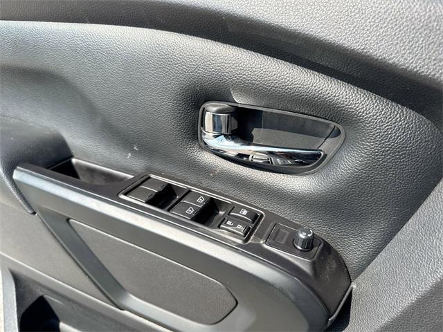 Photo of 2019 Gun Metallic Nissan Titan