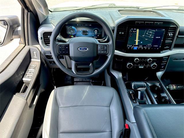 Photo of 2022 OXFORD WHITE Ford F-150 Lightning