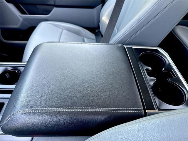 Photo of 2022 OXFORD WHITE Ford F-150 Lightning