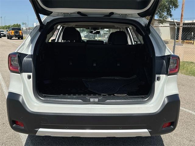 Photo of 2024 Crystal White Pearl Subaru Outback