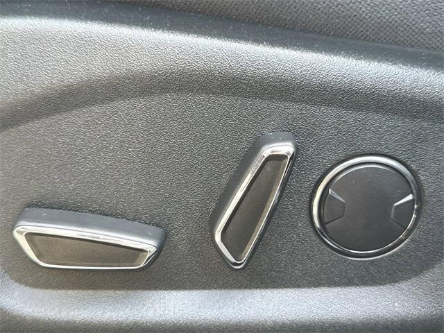 Photo of 2018 INGOT SILVER METALLIC Ford Explorer