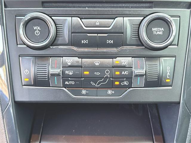 Photo of 2018 INGOT SILVER METALLIC Ford Explorer