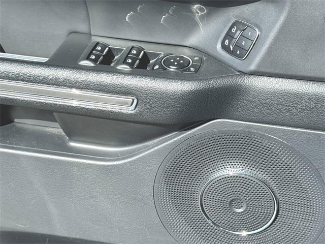 Photo of 2024 OXFORD WHITE Ford Expedition