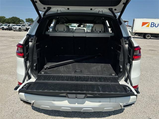 Photo of 2021 Mineral White Metallic BMW X5
