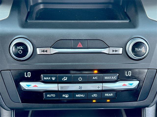 Photo of 2020 BLUE METALLIC Ford Explorer