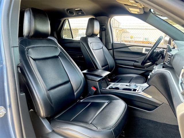 Photo of 2020 BLUE METALLIC Ford Explorer