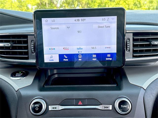 Photo of 2020 BLUE METALLIC Ford Explorer