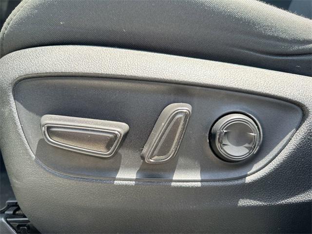 Photo of 2023 Ice Cap Toyota RAV4