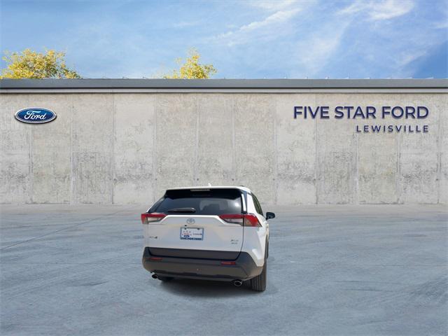 Photo of 2023 Ice Cap Toyota RAV4