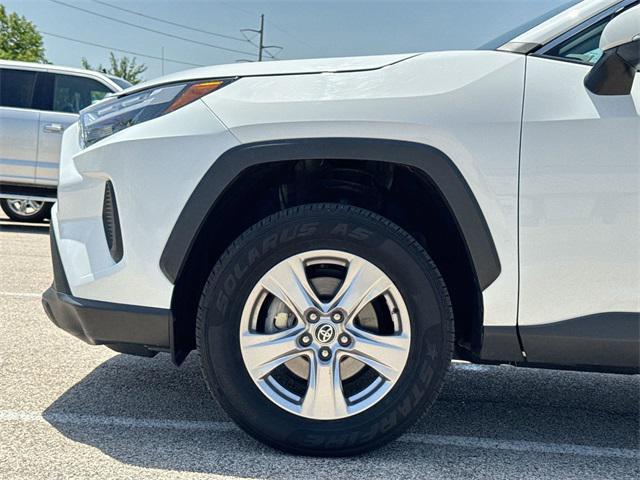 Photo of 2023 Ice Cap Toyota RAV4