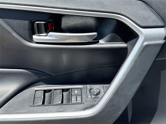 Photo of 2023 Ice Cap Toyota RAV4