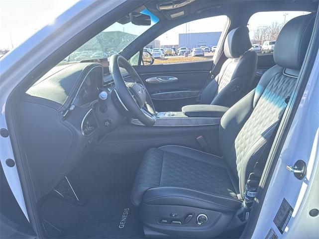 Photo of 2025 Alta White Genesis GV70