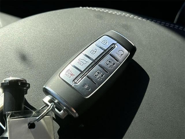 Photo of 2025 Alta White Genesis GV70