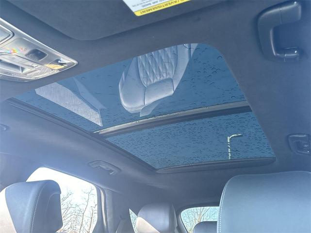 Photo of 2025 Alta White Genesis GV70