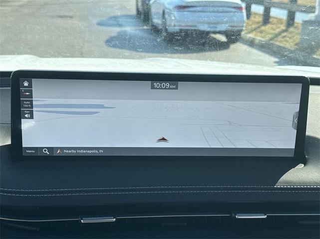 Photo of 2025 Alta White Genesis GV70