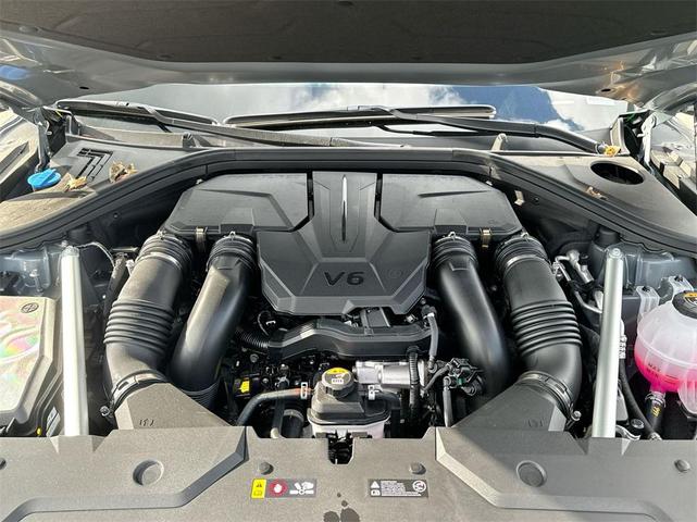 Photo of 2025 Makalu Gray Genesis GV70