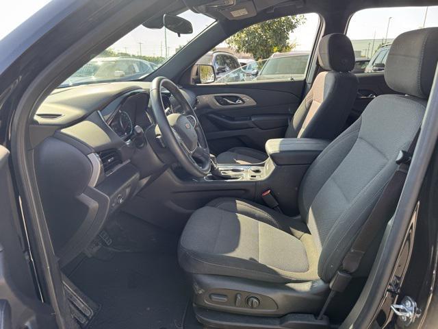 Photo of 2023 Mosaic Black Metallic Chevrolet Traverse