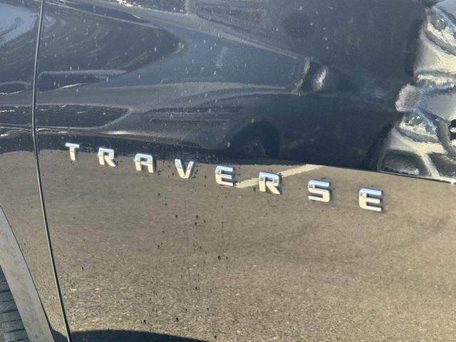 Photo of 2023 Mosaic Black Metallic Chevrolet Traverse