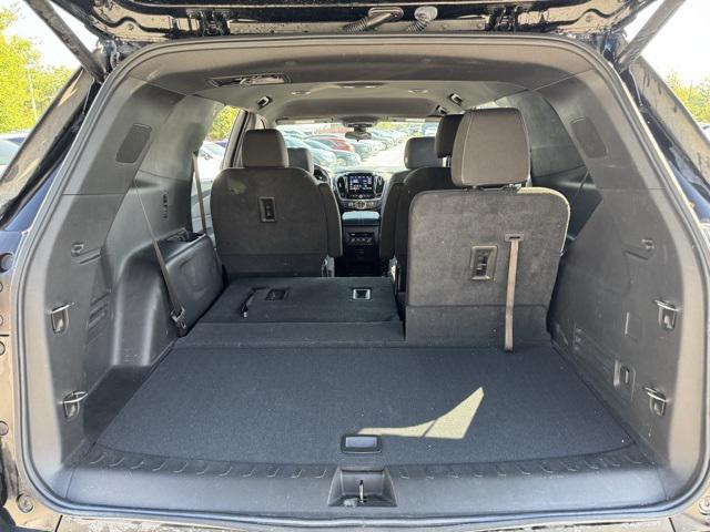 Photo of 2023 Mosaic Black Metallic Chevrolet Traverse