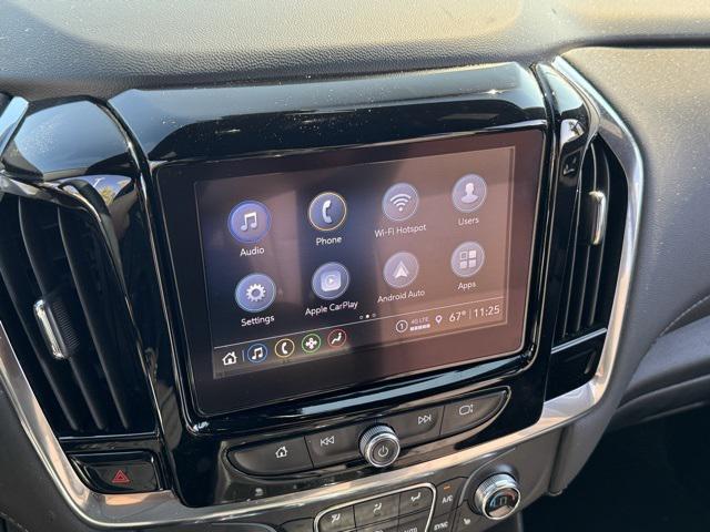 Photo of 2023 Mosaic Black Metallic Chevrolet Traverse