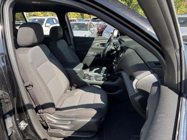 Photo of 2023 Mosaic Black Metallic Chevrolet Traverse