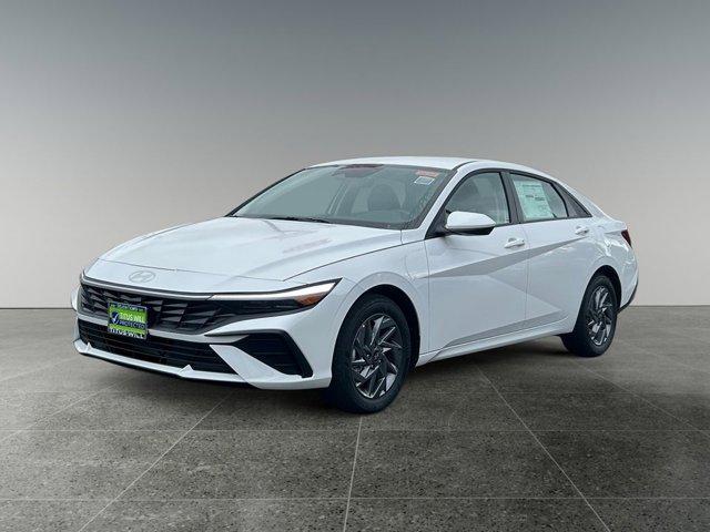 Photo of 2025 White Hyundai ELANTRA HEV