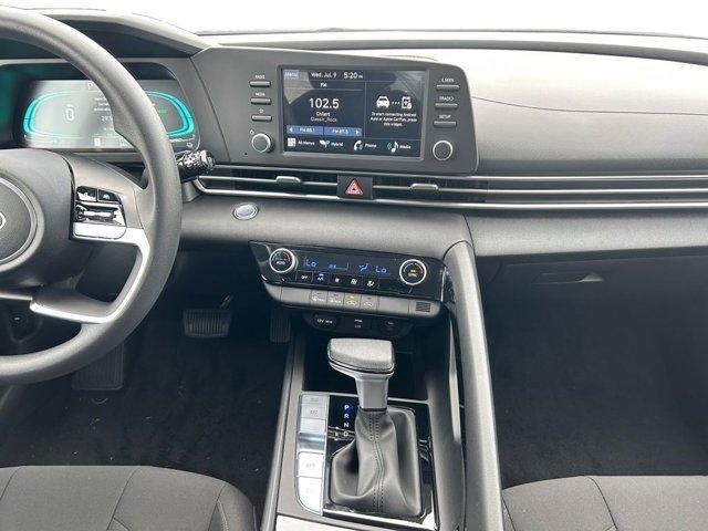 Photo of 2025 White Hyundai ELANTRA HEV