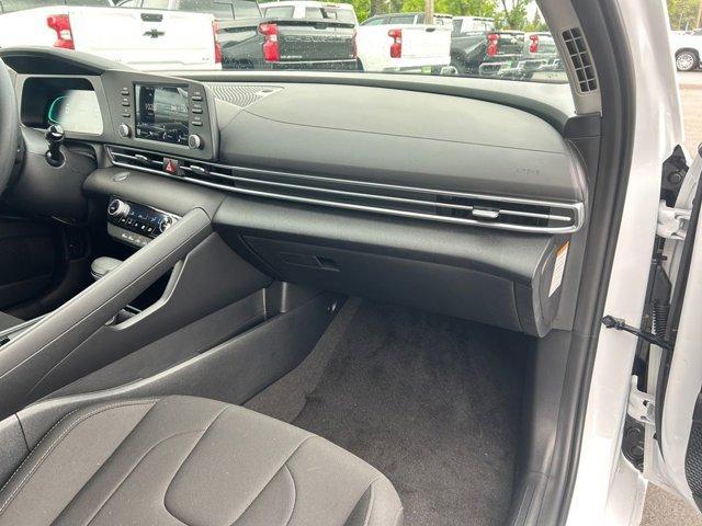 Photo of 2025 White Hyundai ELANTRA HEV