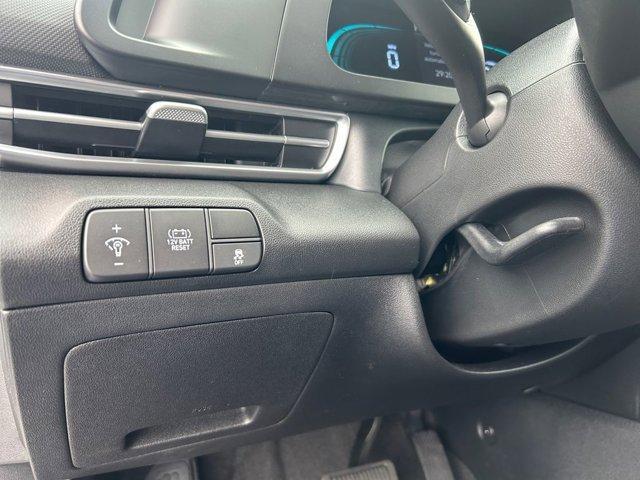 Photo of 2025 White Hyundai ELANTRA HEV