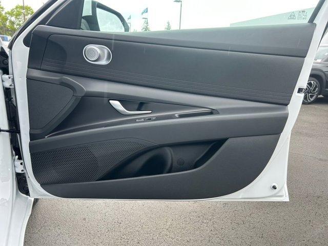Photo of 2025 White Hyundai ELANTRA HEV