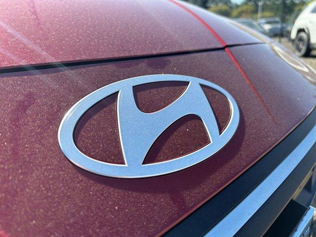 Photo of 2025 Red Hyundai ELANTRA