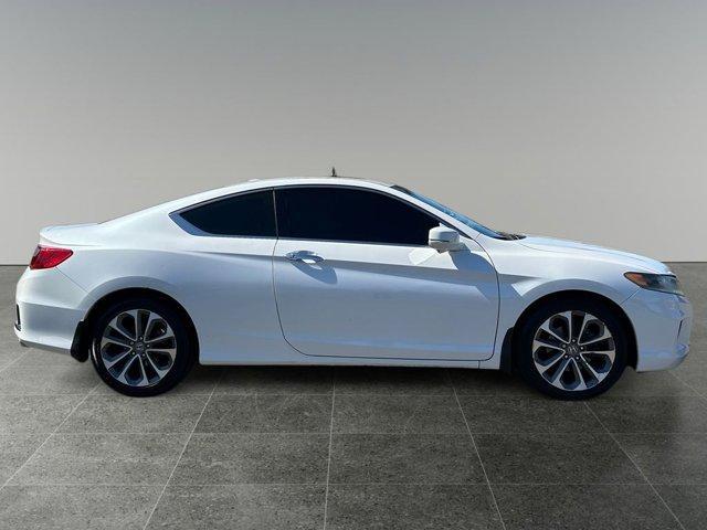 Photo of 2013 White Honda Accord