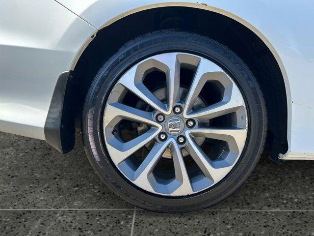 Photo of 2013 White Honda Accord
