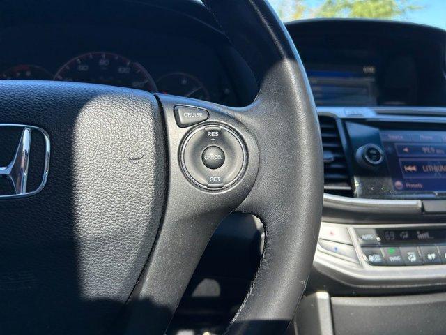 Photo of 2013 White Honda Accord